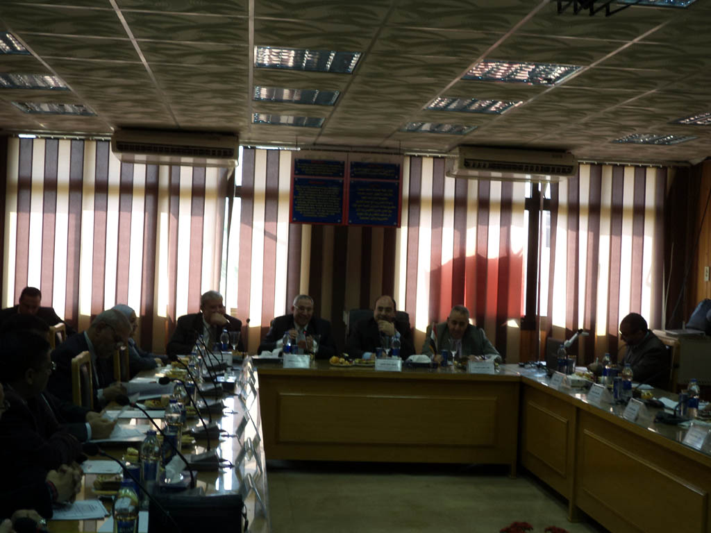 اجتماع مجلس شئون خدمة المجتمع وتنمية البيئة لشهر مارس 2013