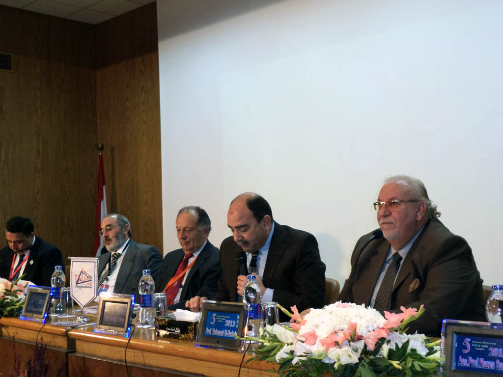 افتتاح الدورة التدريبية الخامسة لجراحات الكاحل ومفصل القدم